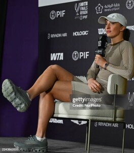 RIYADH, SAUDI ARABIA  OCTOBER 31:
Iga Swiatek of Poland speaks to the media during a press conference on Media Day ahead of the WTA Finals Riyadh at King Saud University Indoor Arena in Riyadh, Saudi Arabia, October 31, 2025. (Photo by Artur Widak/NurPhoto via Getty Images)